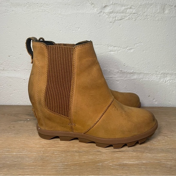 Sorel Shoes - SOREL | Joan of Artic Wedge II Chelsea Boot | Camel Brown | Size 6.5